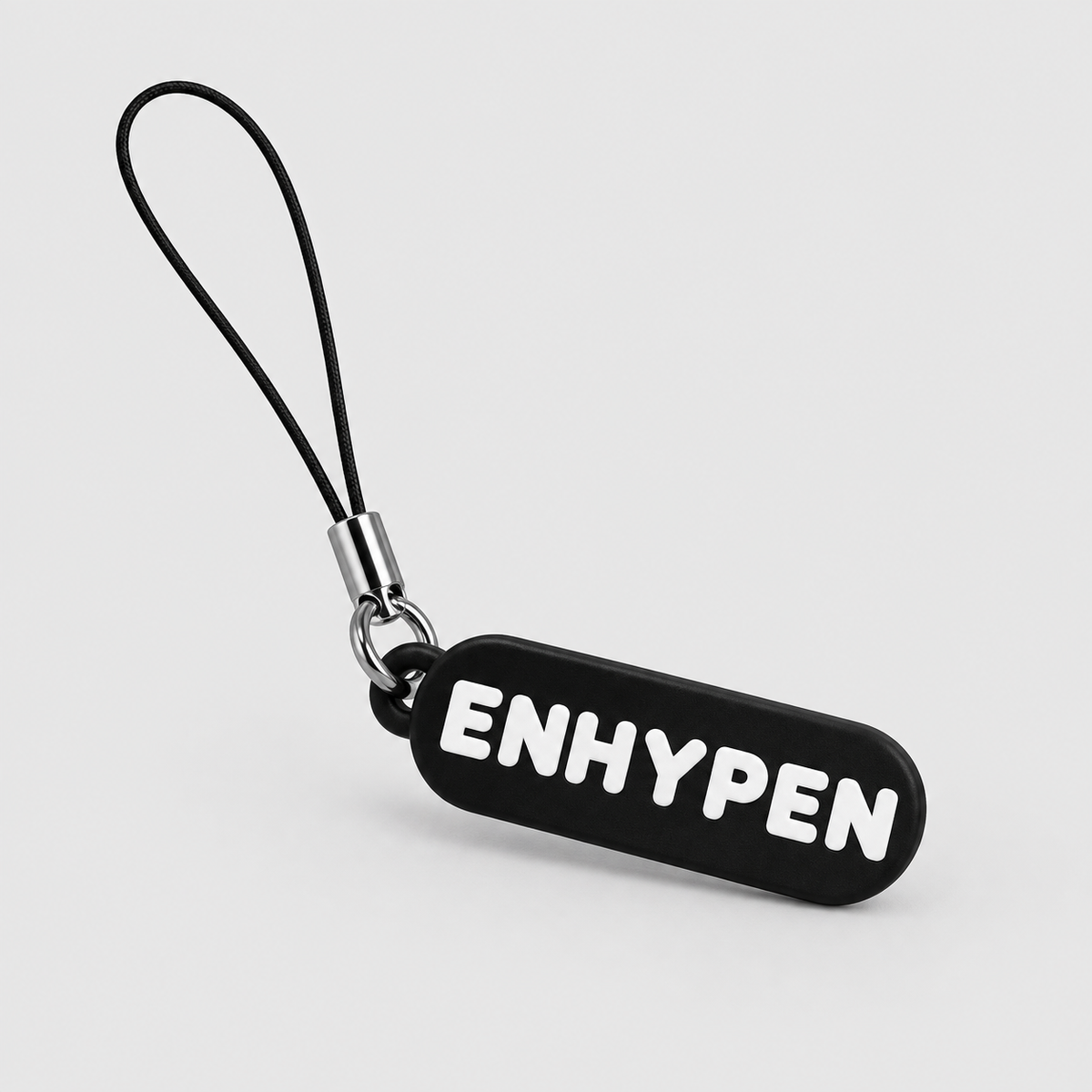 Charm ENHYPEN para Bolsa ou Chaveiro em Preto — Milanzi