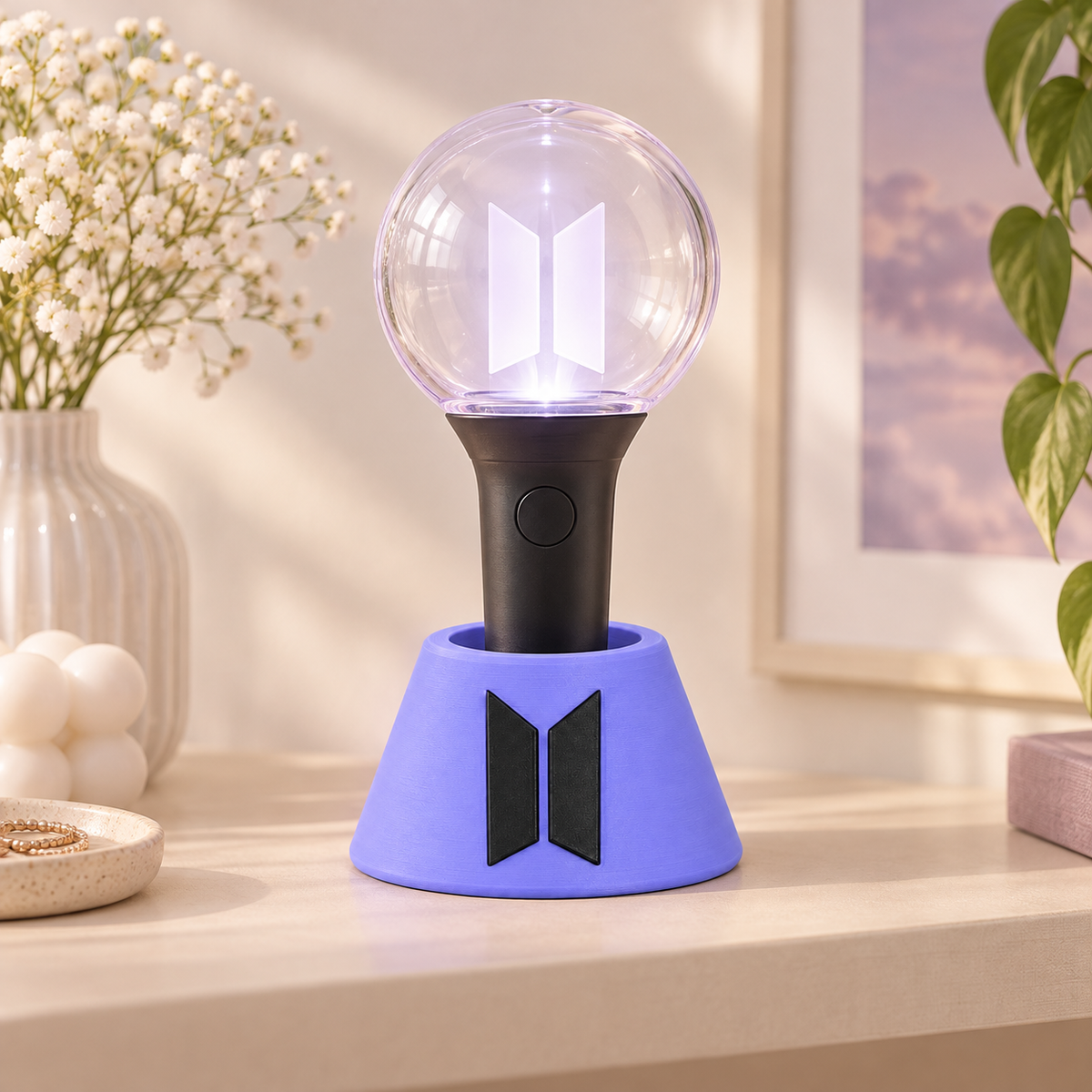 Base Expositora para Army Bomb BTS SE em ambiente — foto ilustrativa Milanzi